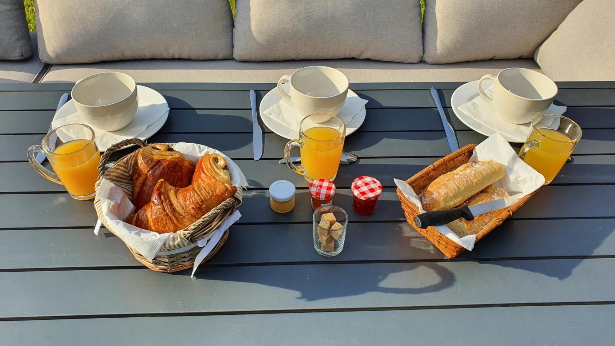 Bed and Breakfast Au Fil De L'Eau La Chapelle-Saint-Aubin Экстерьер фото